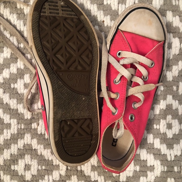 Pink Low Rise Converse - Picture 3 of 3